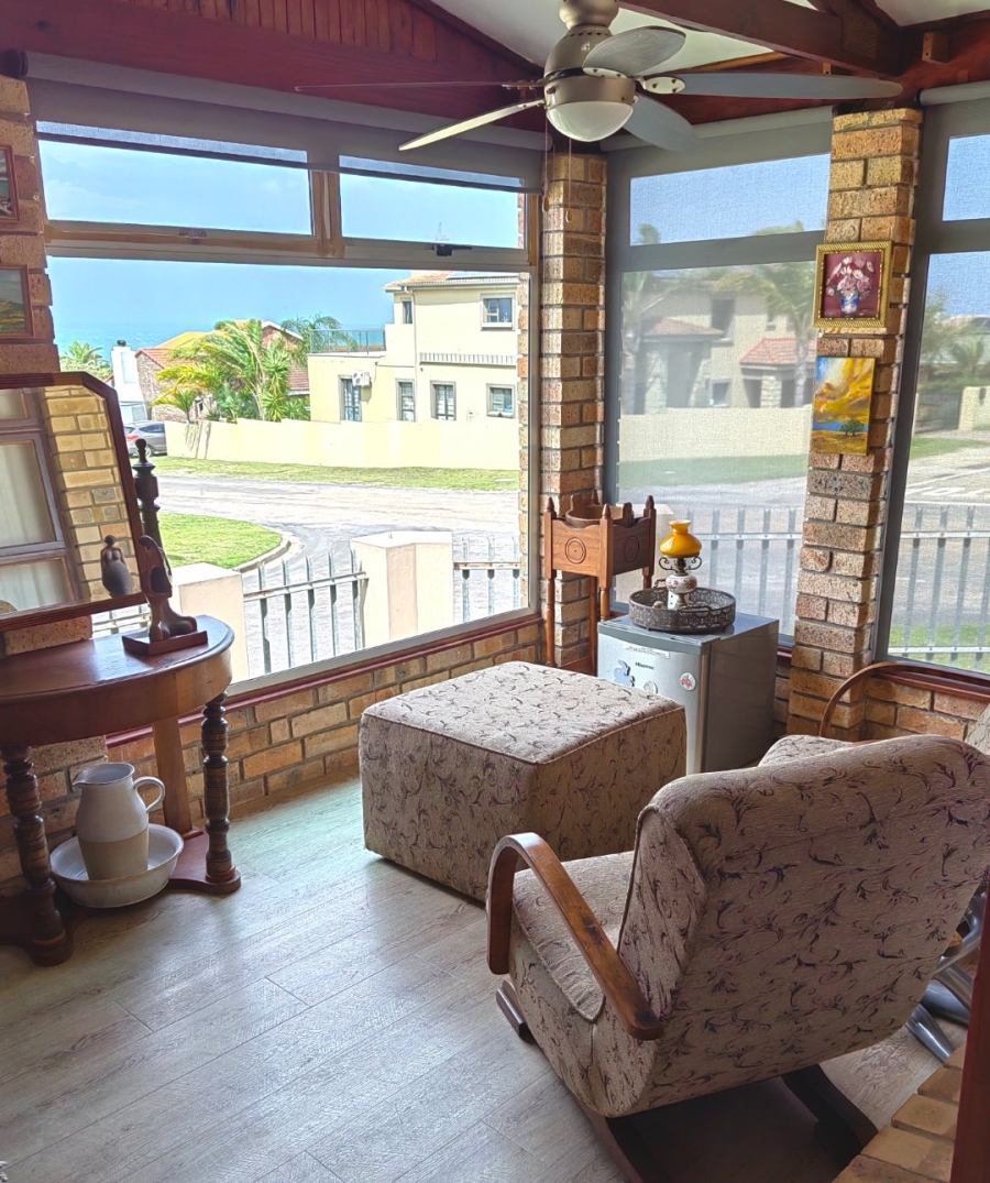 4 Bedroom Property for Sale in Wavecrest Eastern Cape